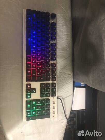 Игровая клавиатура с подсветкой