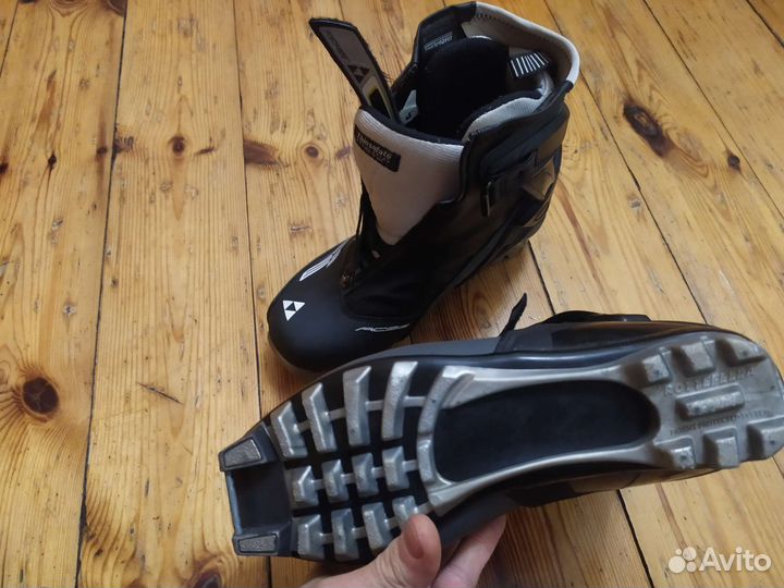Лыжные ботинки