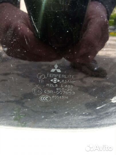 Форточки глухие Mitsubishi Pajero Pinin