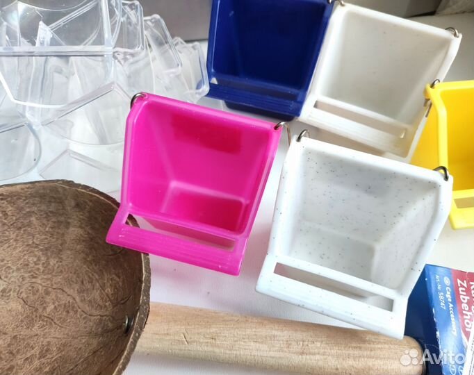 Кормушки поилки аксессуары для птиц