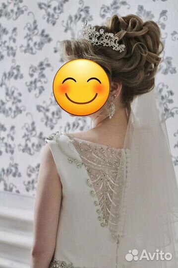 Свадебное платье со шлейфом длинным