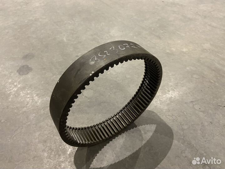 Шеcтepня коpoнчaтая Terex, Carraro, Komatsu, Case