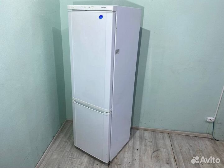 Холодильник Samsung