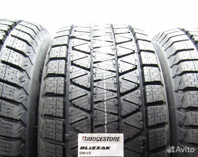 Bridgestone Blizzak DM-V3 295/35 R21 107T