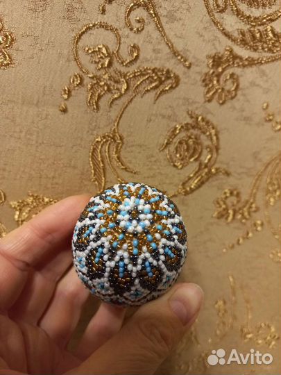 Яйцо из бисера пасхальное