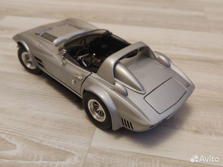 Модель 1:18 Greenlight Chevrolet Corvette Форсаж 5