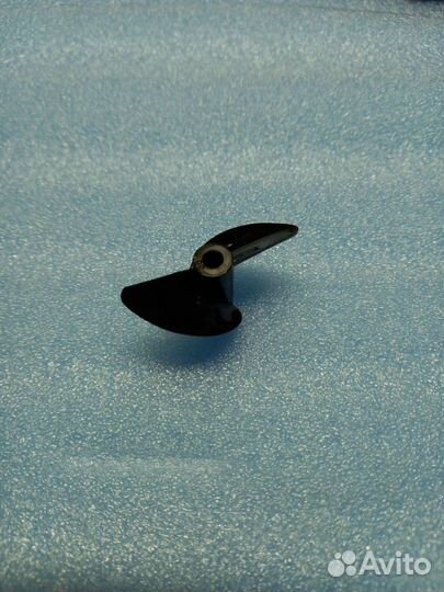 Винт/лопасть и втулка для катера