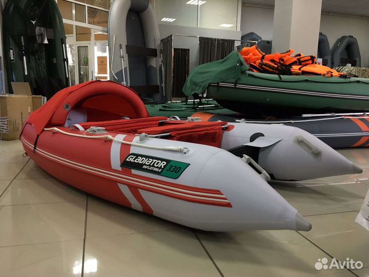 Лодка пвх Gladiator E330 Pro красно-белая