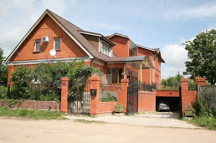 Коттедж 602 м² на участке 40 сот.