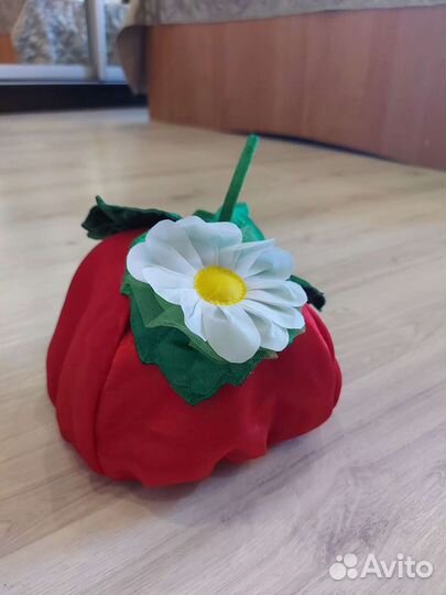 Шапочка клубничка