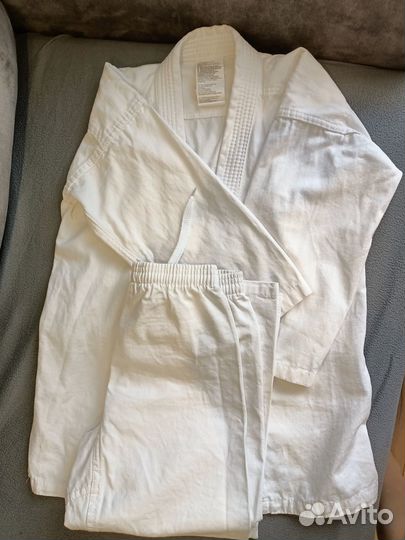 Кимоно для рукопашного боя и других видов спорта