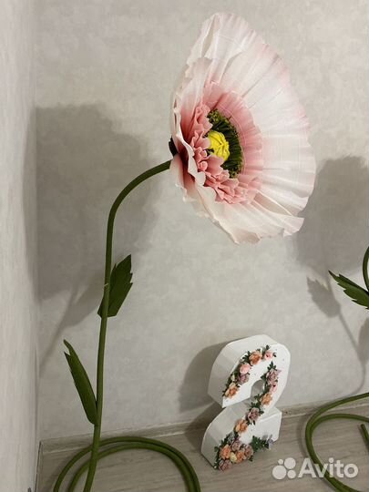 Фотозона, декор, ростовые цветы