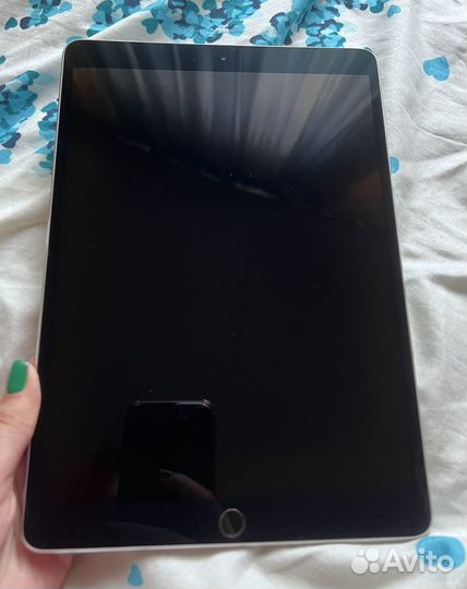 iPad Pro (10.5-inch) Wi-Fi + Cellular 2017