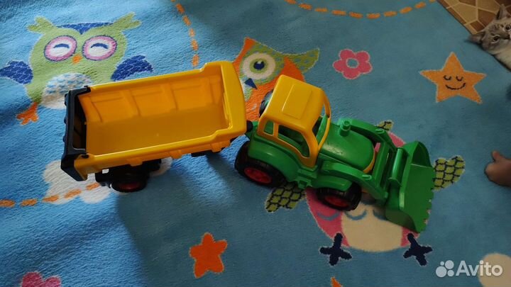 Трактор с прицепом