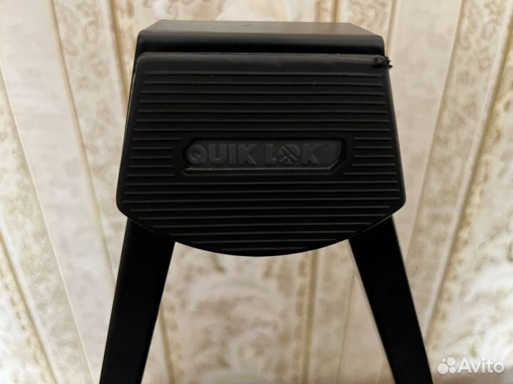 Гитарная стойка Quik Lok