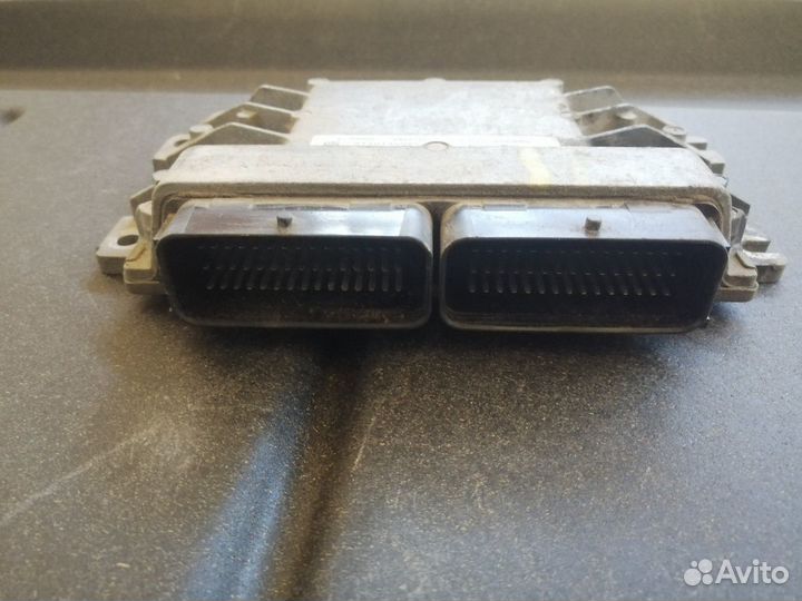 Эбу Renault Logan Sandero