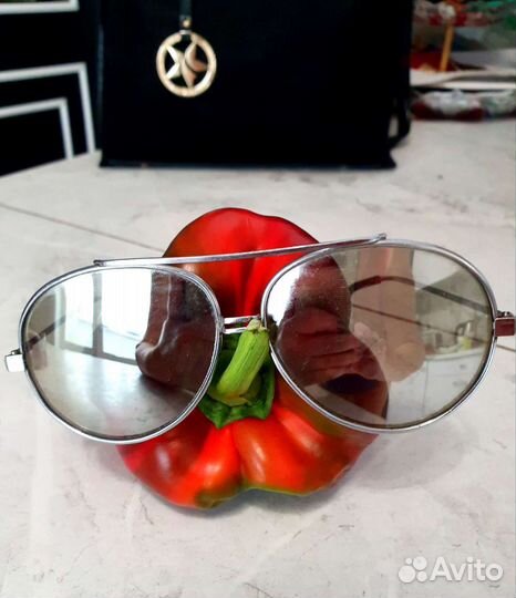 Солнцезащитные очки женские брендовые