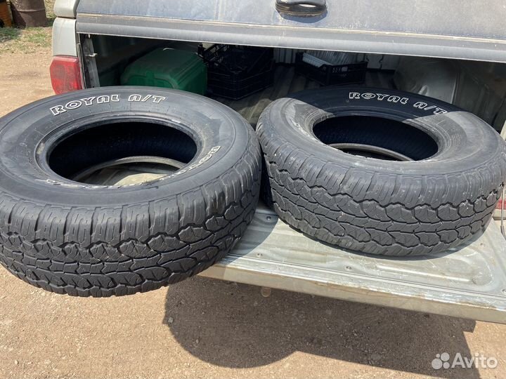 Bridgestone Blizzak LM-001 265/70 R15