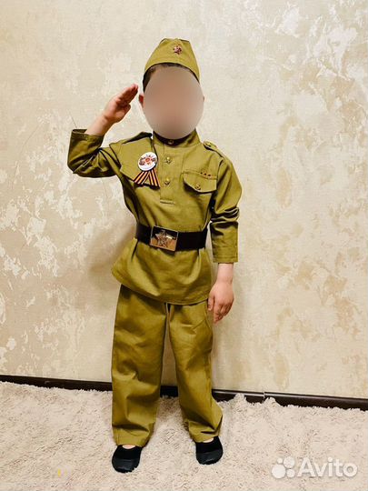 Военный костюм