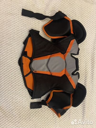 Нагрудники и шорты хоккейные детские б/у