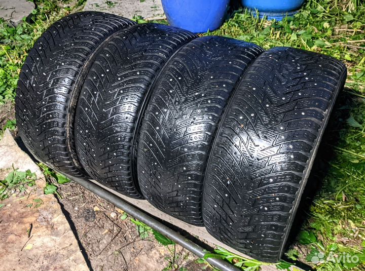 Nokian Tyres Hakkapeliitta 8 SUV 235/55 R17 103T