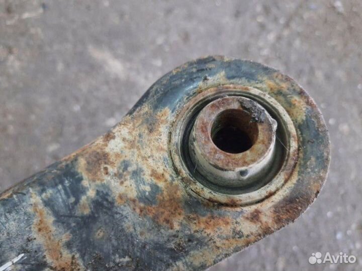 Рычаг поперечный задний левый Mitsubishi Outlander