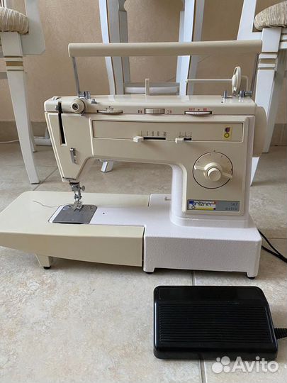 Французская швейная машинка