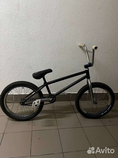 Трюковой велосипед BMX