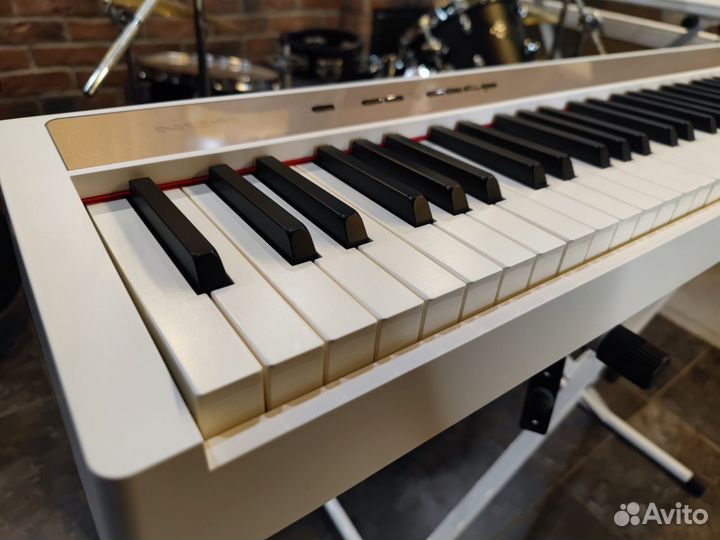 Цифровое пианино, белое + стойка