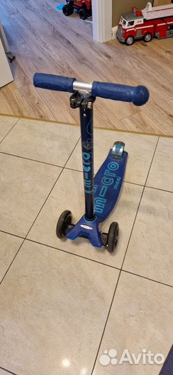 Maxi Micro Deluxe Аватар LED светящиеся колеса