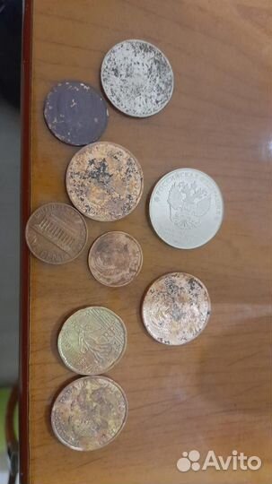 Продаю монеты, из ценых одна. Остальные в придачу