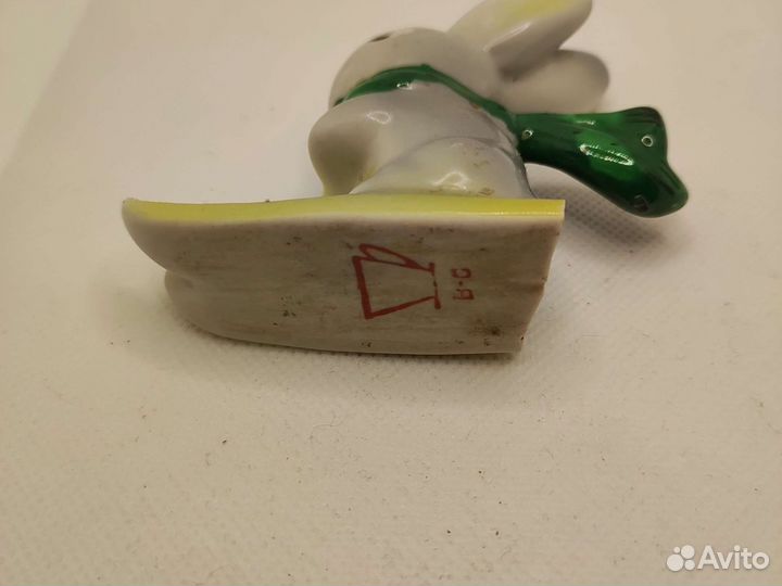 Заяц на лыжах фарфор барановка 60-е