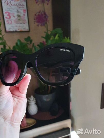 Солнечные очки женские Miumiu