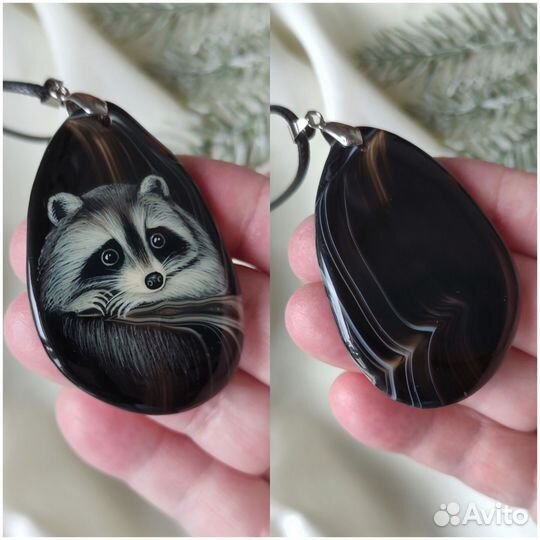 Енот на подвеске из чёрного агата. Худ.роспись