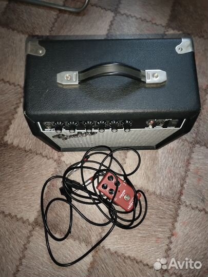 Гитарный комбоусилитель