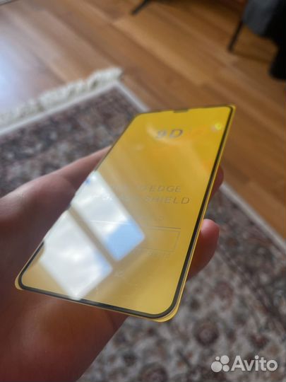 Защитные стекла на iPhone 11 Pro Max