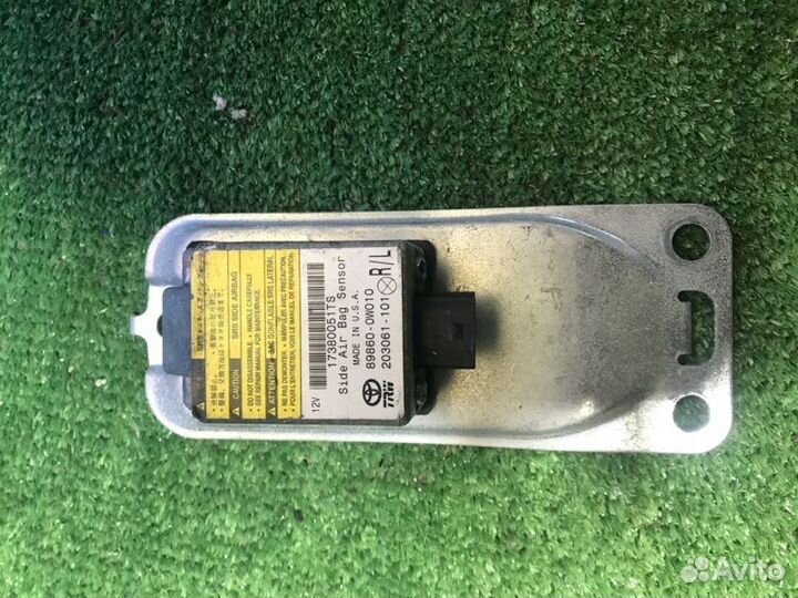 Датчик AIR BAG Lexus Rx300 2001