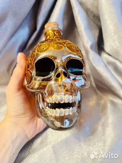 Бутылка «Череп»