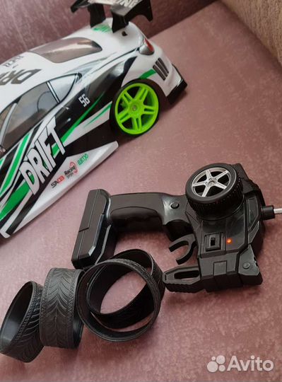 Машина на радиоуправлении для дрифта