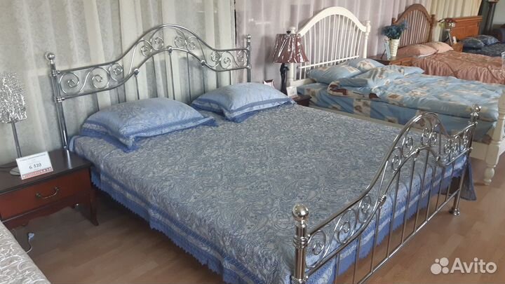 Кровать дизайнерская 180х200 см