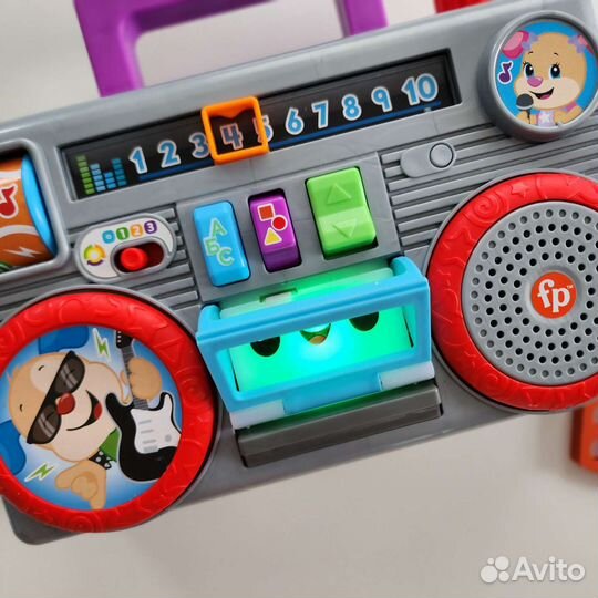Развивающий магнитофон от Fisher Price
