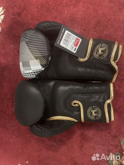 Боксерские перчатки