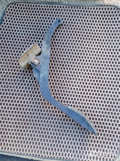 Педаль газа Renault Logan