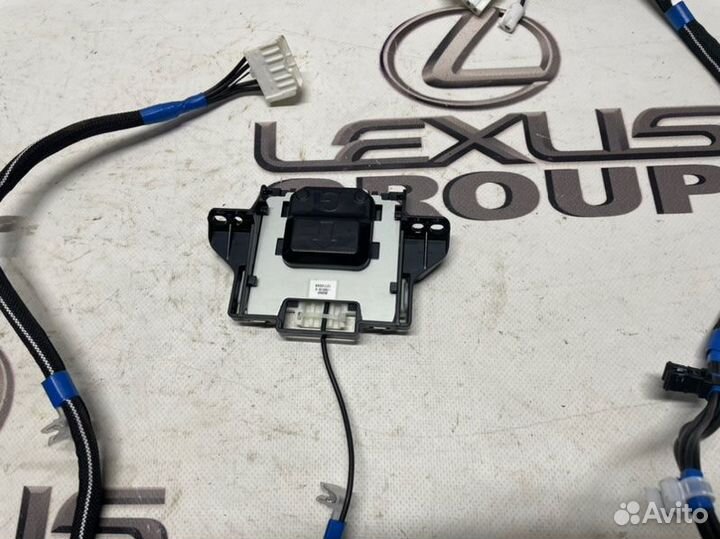 Антенна GPS Lexus Rx450H GYL25 2grfxs 2019