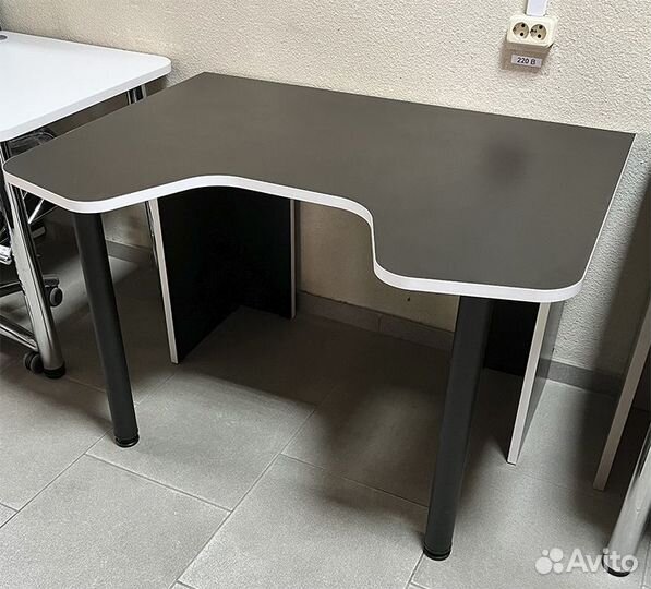 Стол игровой геймерский