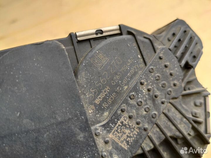 Заслонка дроссельная A14XER Opel Astra J Corsa D