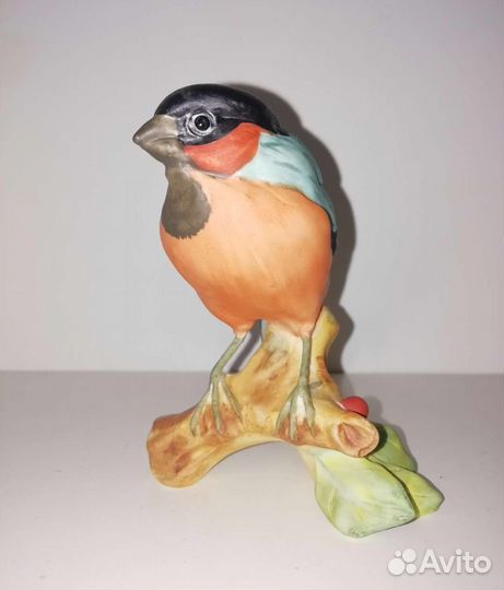Фарфоровая фигурка снегирь Германия Кайзер Kaiser
