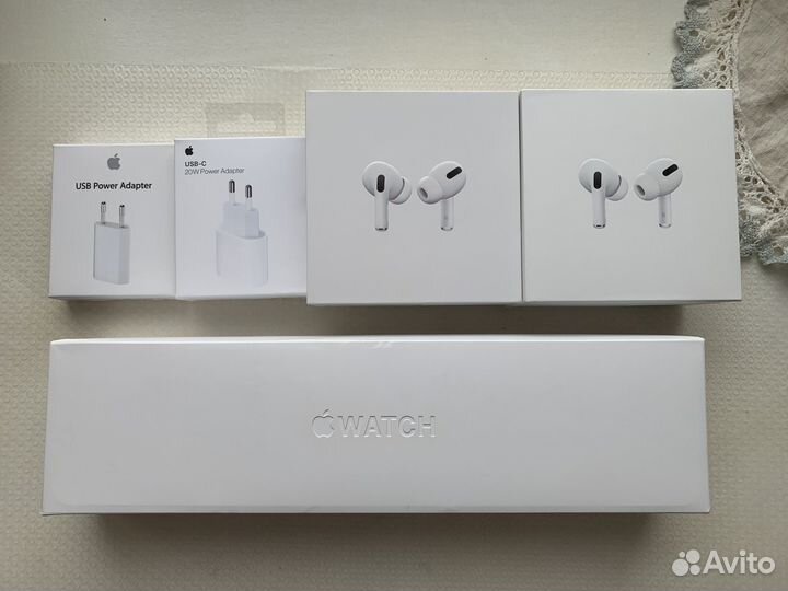 Коробки от техники Apple