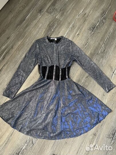 Платье блестящее S