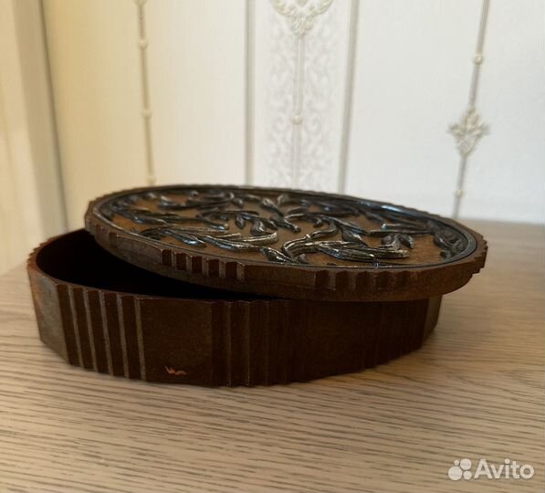 Шкатулки деревянная и пластиковая